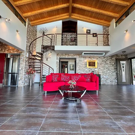 Smaragdine Blue Villa *