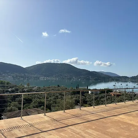 Smaragdine Blue Villa