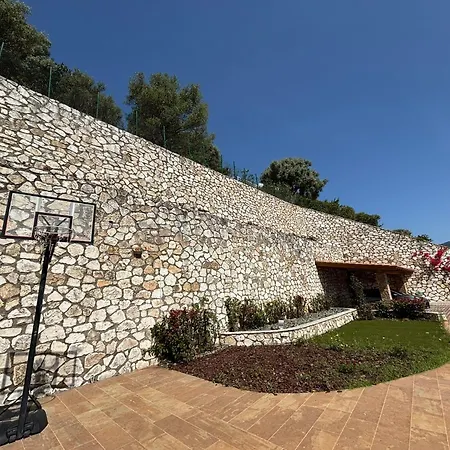 Smaragdine Blue Agios Christoforos (Lefkada)